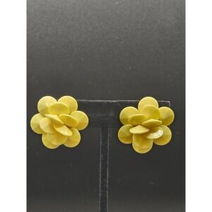 vintage 1960s clip on‎ earrings